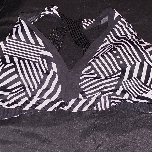 Sports bra - Picture 1 of 3